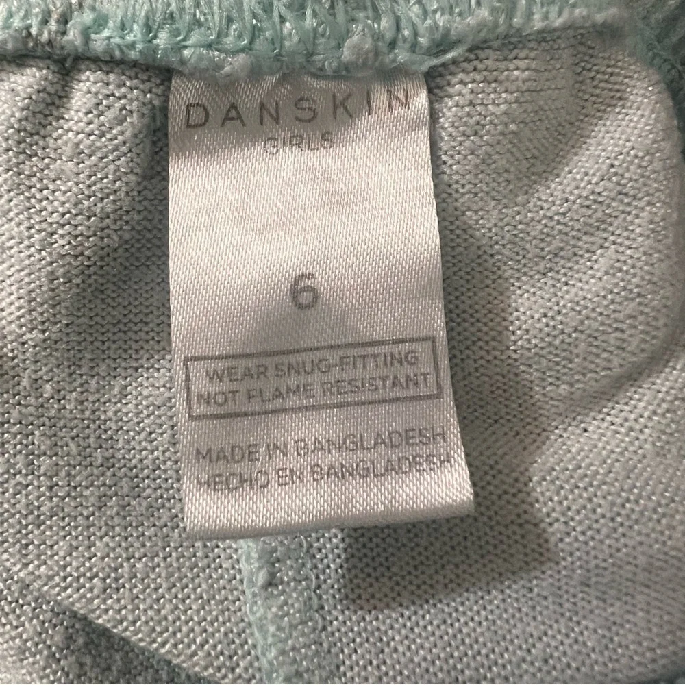 Danskin little girls pajama set size 6, mint green color
